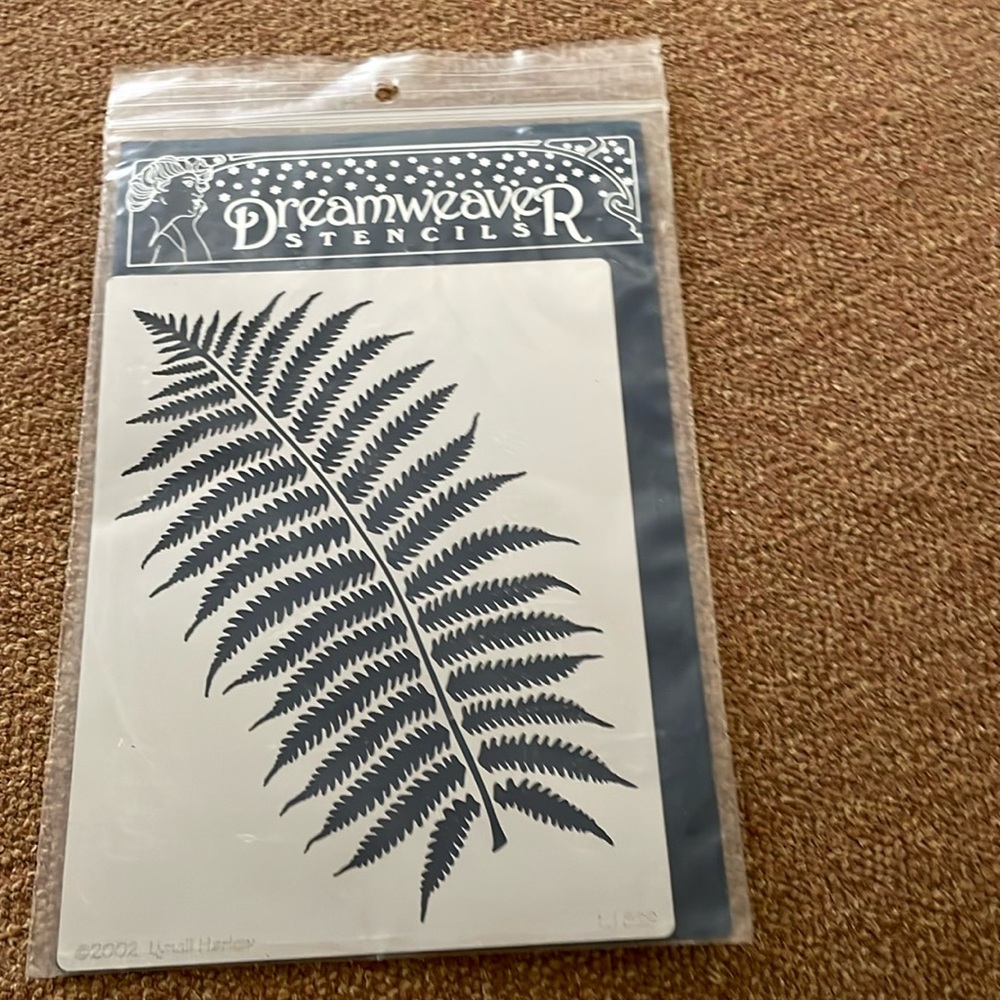 Dreamweaver embossing stencil - fern leaf
